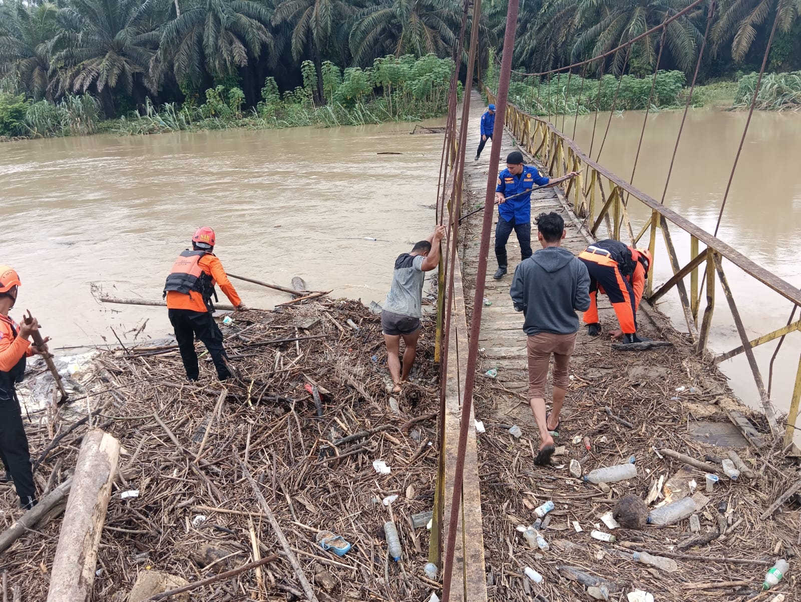 BPBD Dan Dinsos Tangani Warga Terdampak Banjir Aceh Tamiang