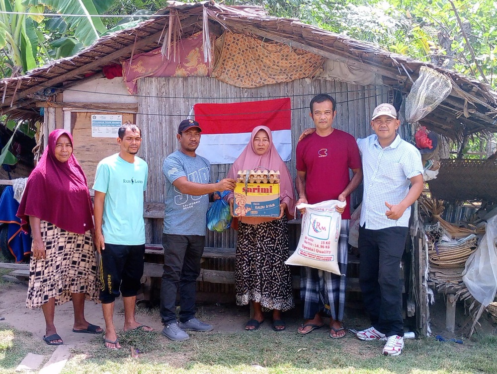 Forkab Pidie Rayakan HUT RI Bersama Warga Kurang Mampu