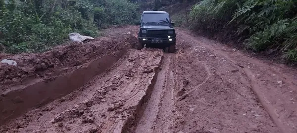 Jalan Di Tapsel Kupak-kapik, Warga Minta Diperhatikan