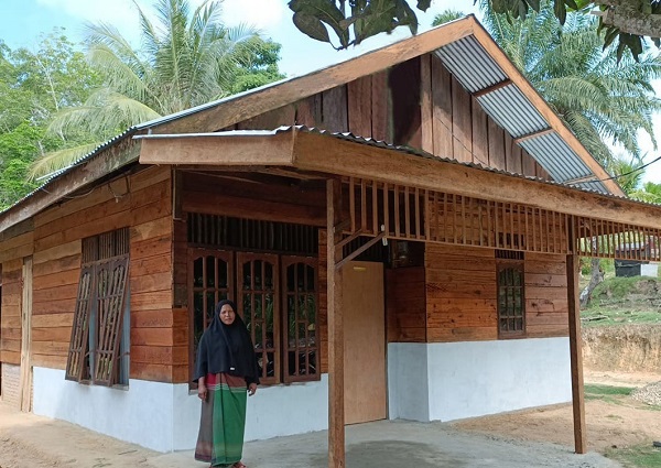 Warga Aceh Tamiang Terima Bantuan Rehab Rumah
