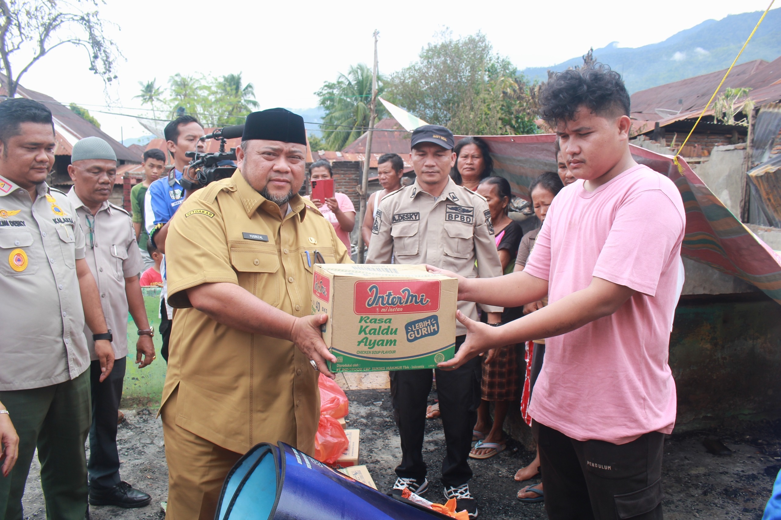 Pemkab Agara Salurkan Bantuan Masa Panik Korban Kebakaran Dan Puting Beliung