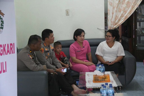 Jelang HUT Ke-77 Bhayangkara, Kapolres Simalungun Santuni Warakawuri