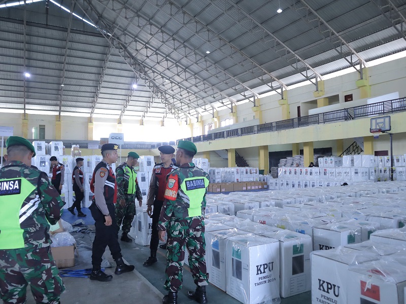 Personel Polres Dan Kodim Aceh Tamiang Patroli Bersama