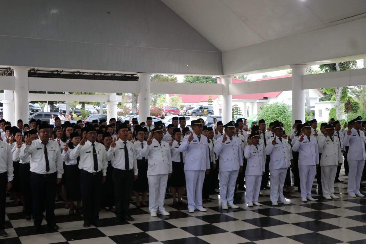 Bupati Toba Lantik Pejabat Dan Kepala Sekolah