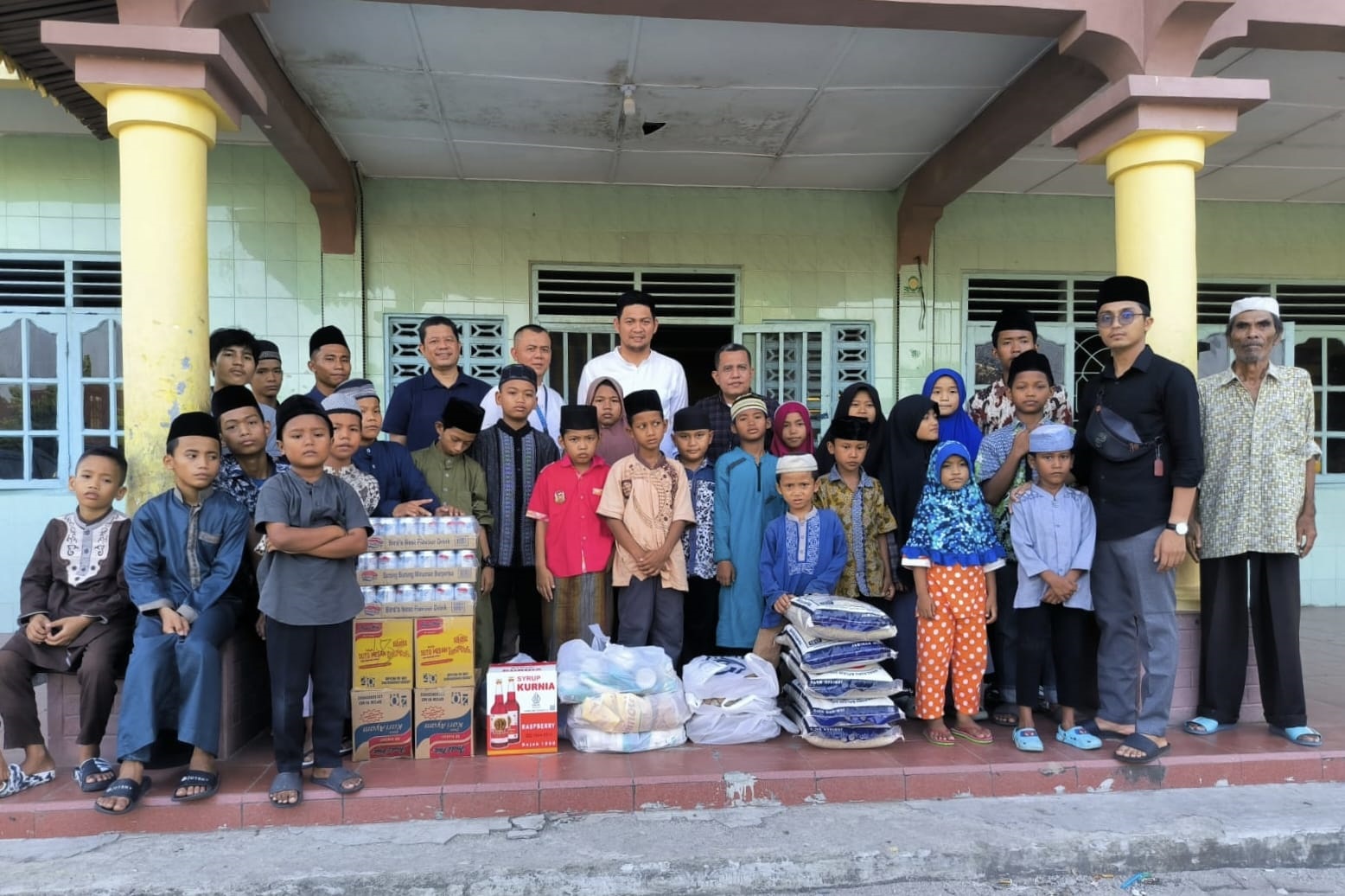 Jelang Lebaran, BRI Lubukpakam Beri Sembako Kepada Panti Asuhan