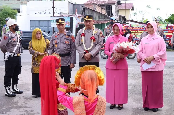 Kapolres Langsa AKBP Muhammadun Disambut Tarian Ranup Lampuan
