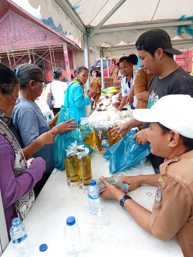 Tekan Inflasi Daerah, Pemkab Toba Gelar Pasar Murah Di Silaen