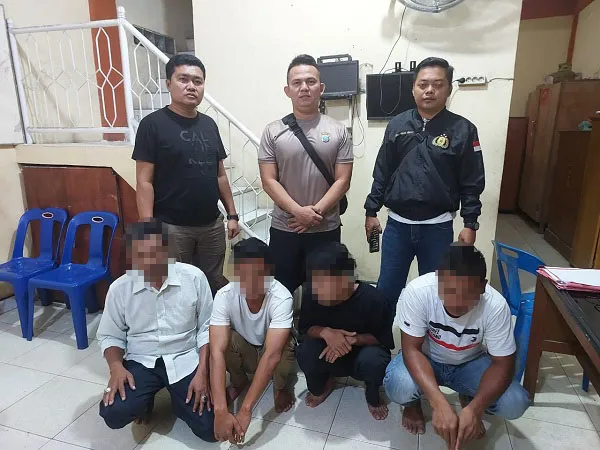 Empat Pria Diduga Pelaku Pungli Di Pantai Sejarah Diciduk