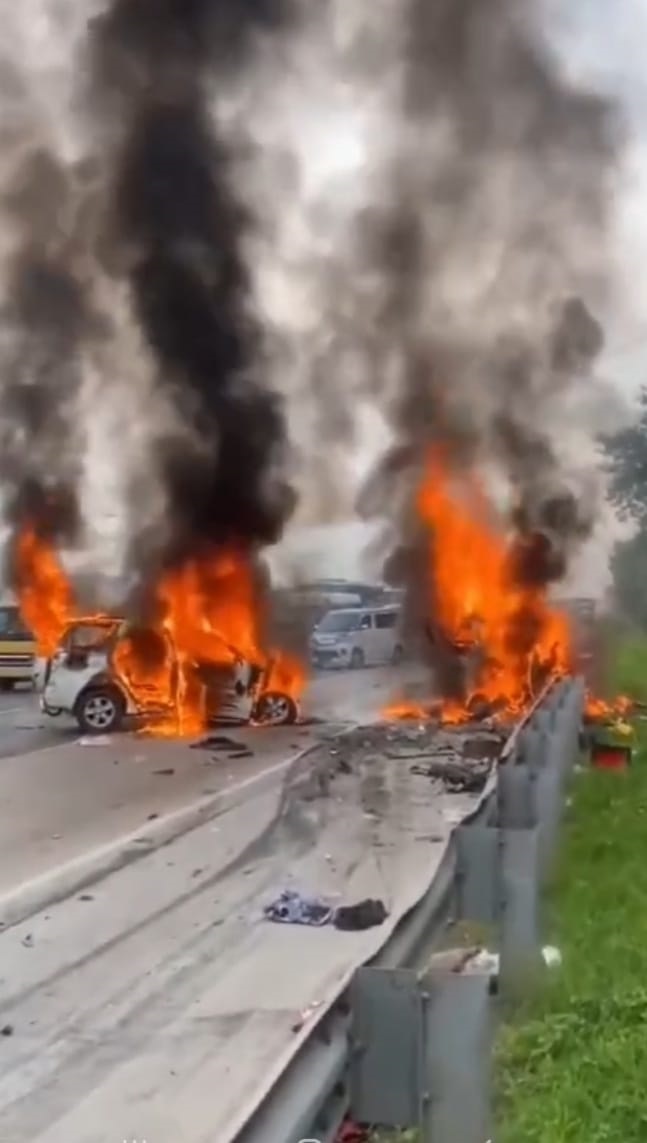 Laka Lantas Tol Cikampek KM 58 Renggut Nyawa 12 Orang