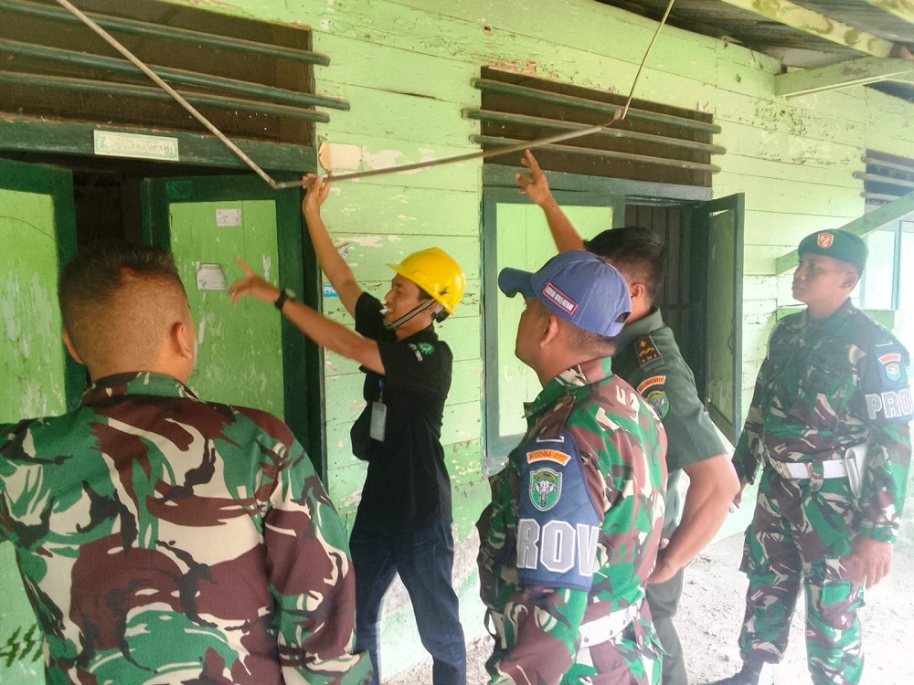 Kodim Aceh Tamiang Dan PLN Cek Instansi Listrik Di Asrama
