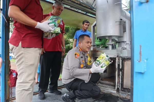 Polres Langkat Musnahkan Barang Bukti Sabu Dan Ganja 