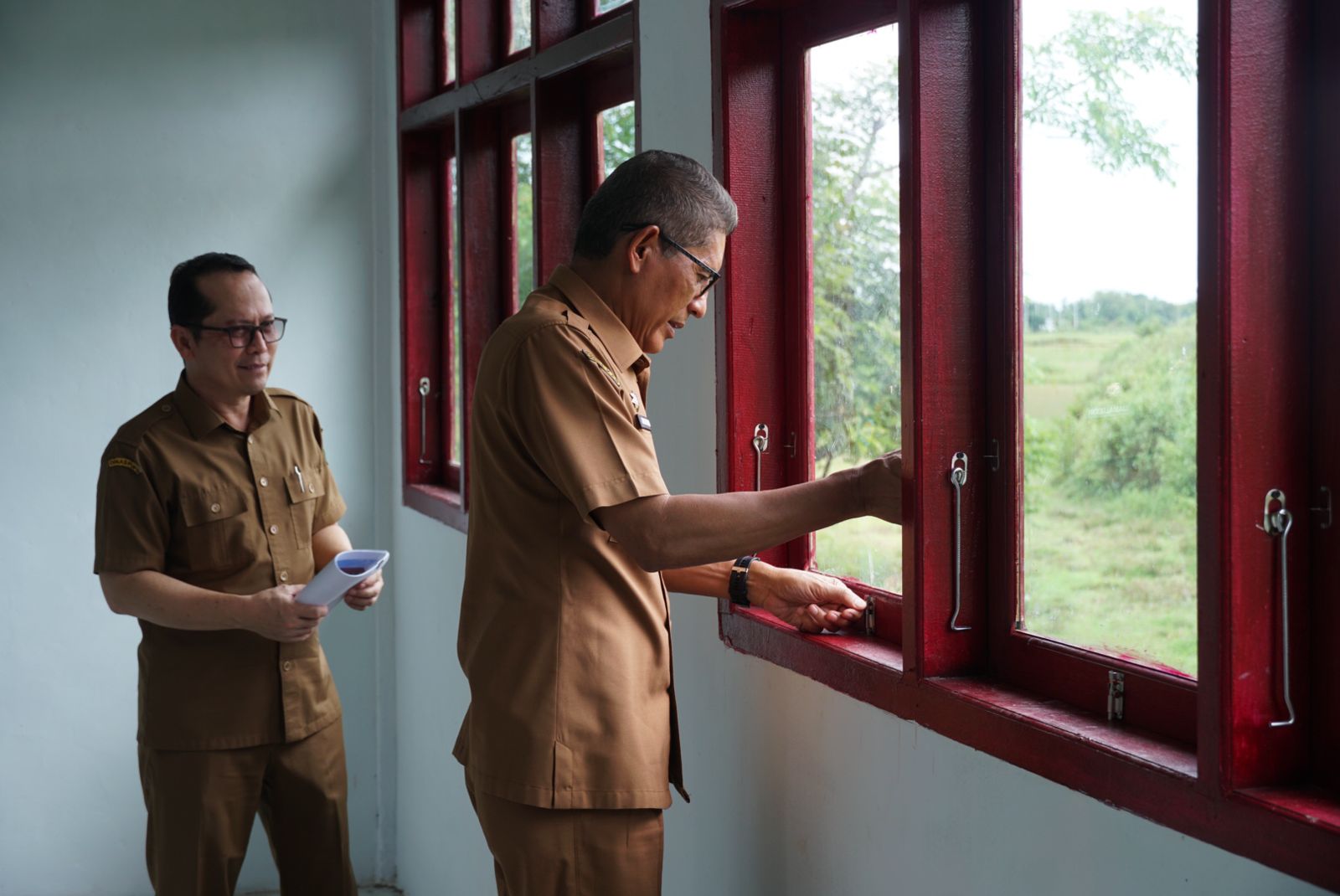 Asisten III Sekda Aceh Besar Tinjau Pembangunan Gedung SDN Bak Sukon