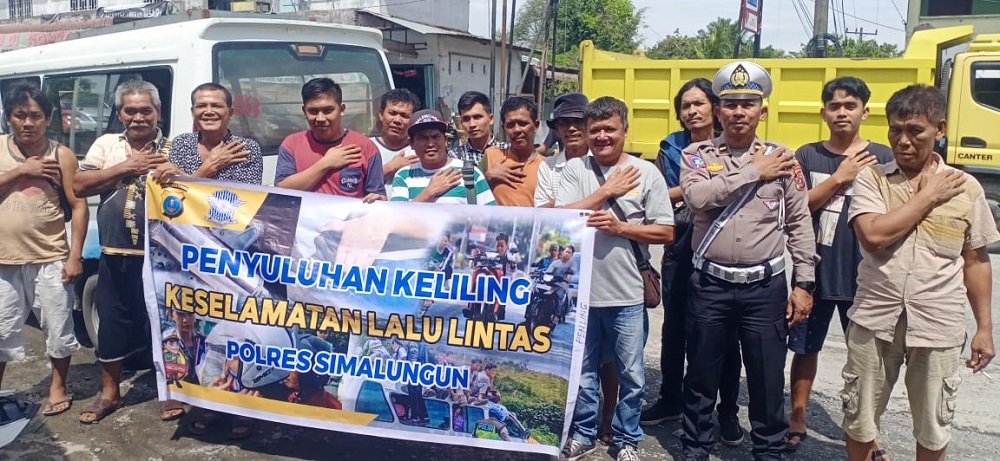 Sat Lantas Polres Simalungun Gelar Penyuluhan Keliling Bagi Pengemudi Angkutan Umum