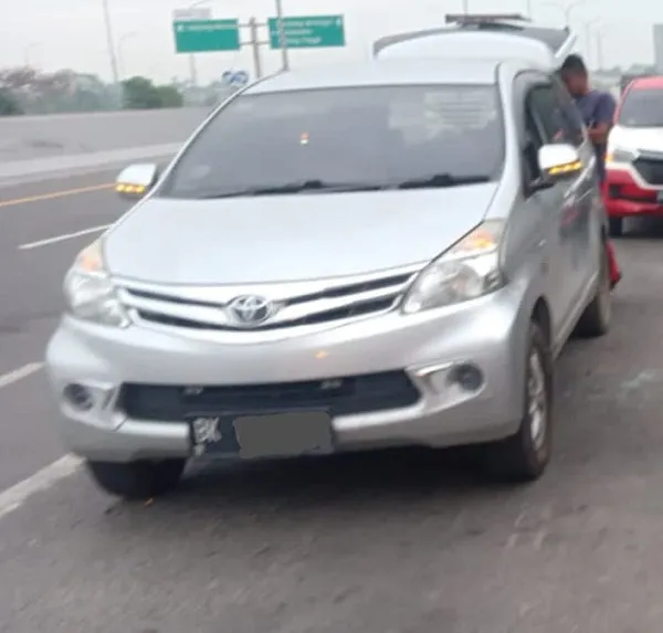 Kapus Beringin Korban Perampokan Pecah Kaca Mobil Di Tol