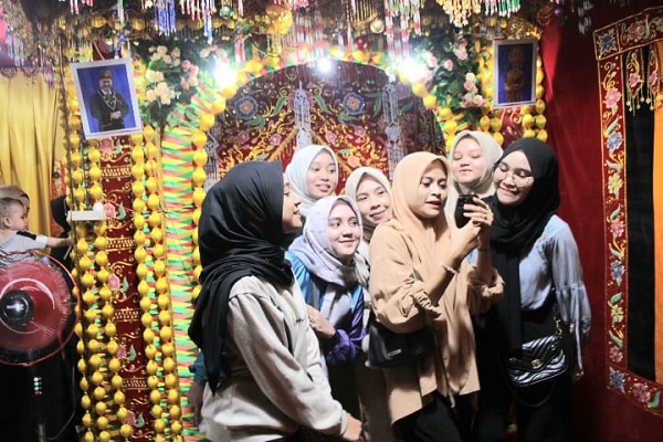 Sampangan Pelaminan Di Anjungan Aceh Singkil Pikat Pengunjung Asal Yogyakarta