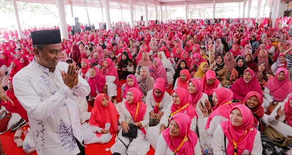Tabligh Akbar Pengajian Muslimah Dambaan Dihadiri Ribuan Jamaah