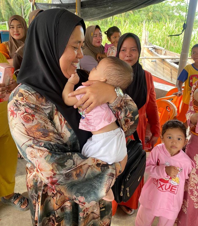 Sangat Merakyat, Istri Syah Afandin Jadi Simbol Kekuatan Wanita Di Langkat