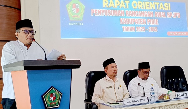 Pj Bupati Pidie Buka Rapat Orientasi Penyusunan RPJPD 2025-2045