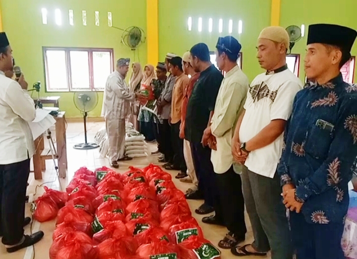 Kemenag Aceh Tamiang Salurkan 500 Paket Sembako