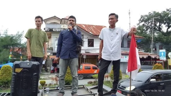 Puluhan Pemuda Demo Dewan Pertanyakan Kejanggalan Perekrutan Calon Panwaslihcam