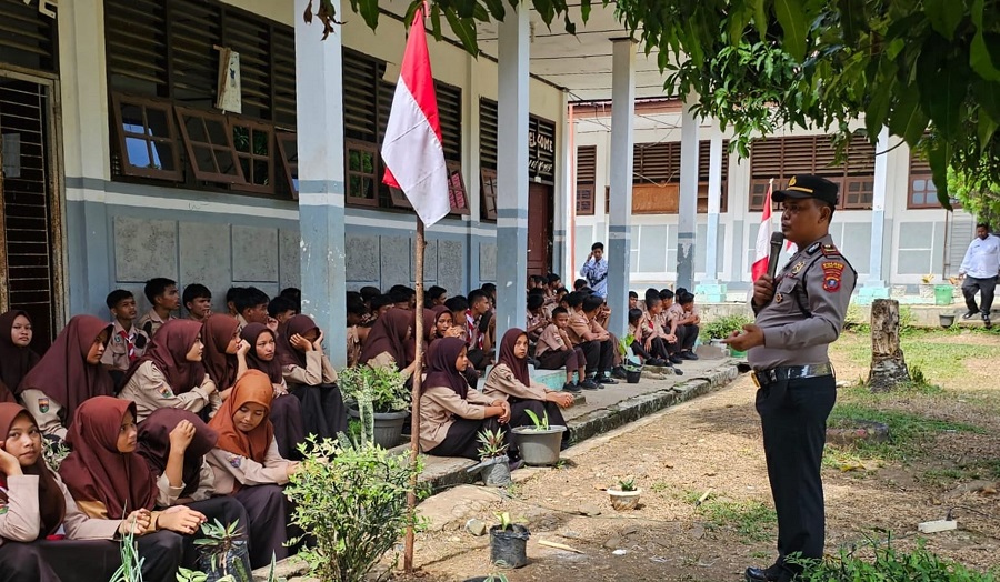 Kegiatan Police Go To School Di SMA N 1 Sihapas Barumun, Sosialisasikan Bahaya Narkoba