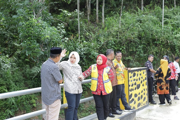 Rp7,8 M Bangun Jalan Hotmix Simpang Siobon-Aekmata