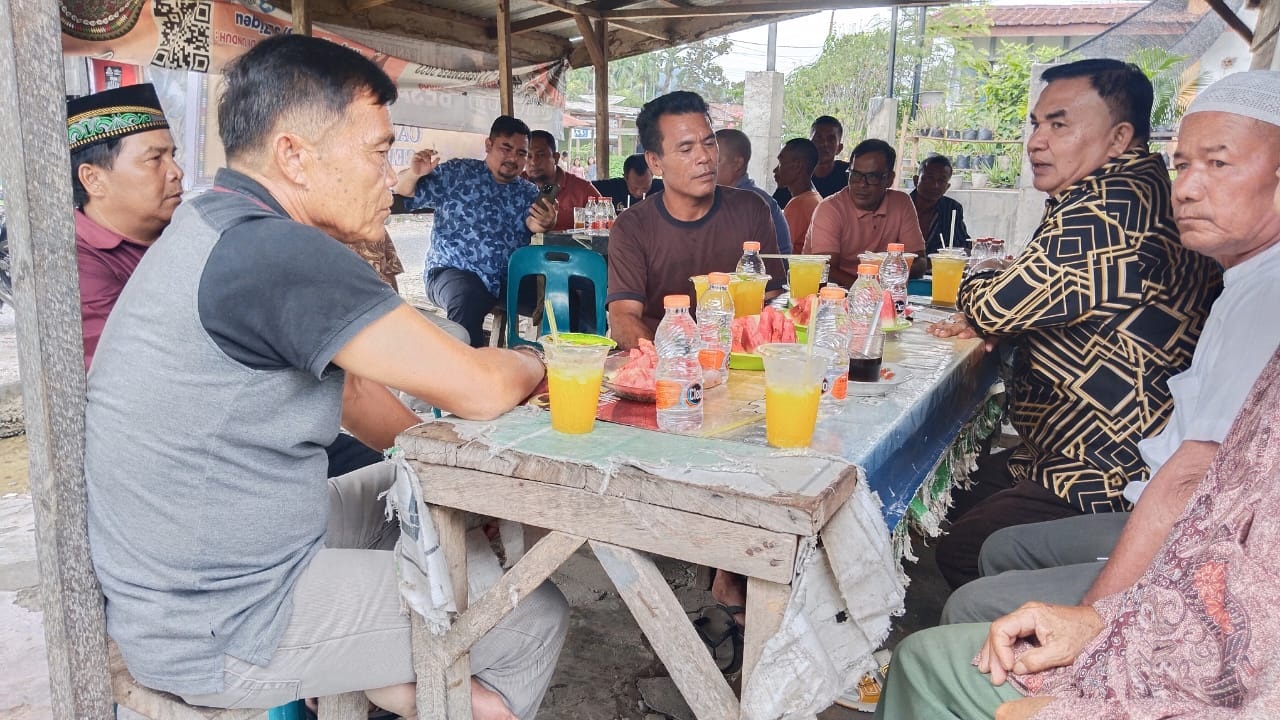 Salim Fakhry Blusukan Minta Restu Dan Dukungan Bacabup Agara, Disambut Antusias Warga