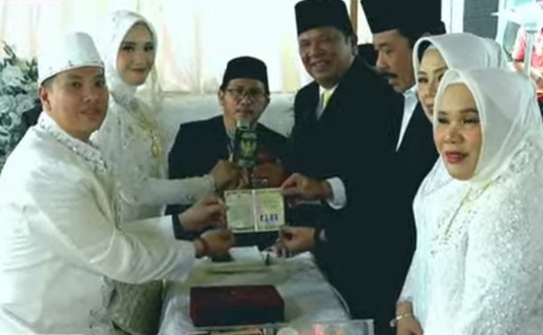 Wali Kota Padang Sidimpuan Nikahkan Putrinya