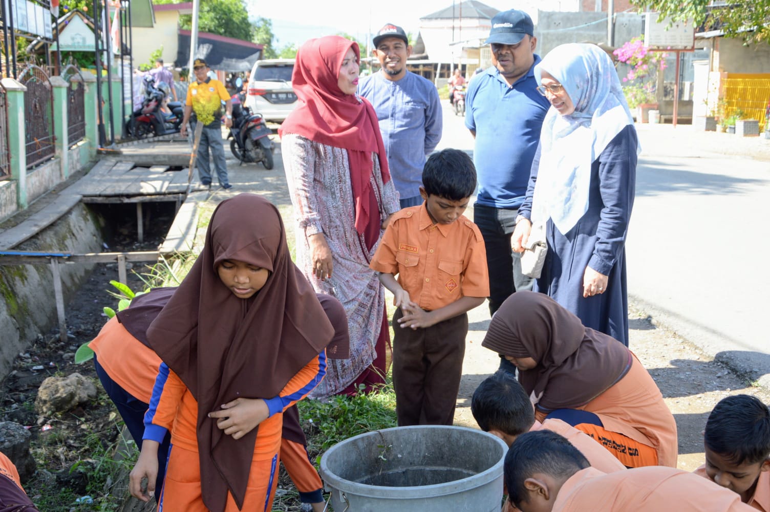 Puluhan Ribu Siswa Di Aceh Besar Ikuti Aksi 1 Jam Pungut Sampah