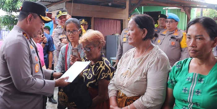 Peduli Korban Kebakaran, Kapoldasu Bakti Sosial Di P.Siantar