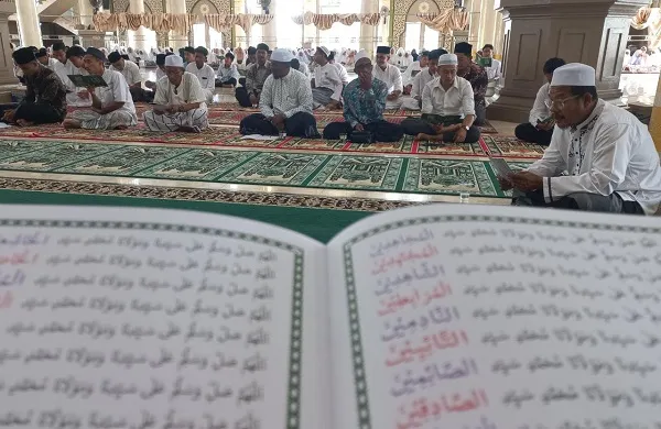 Gema Shalawat Warnai Peringatan Maulid Di Aceh Timur