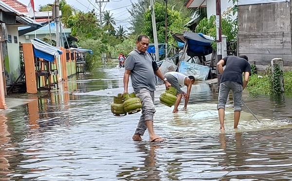 Dampak Banjir Pidie, Warga Mulai Diserang Penyakit