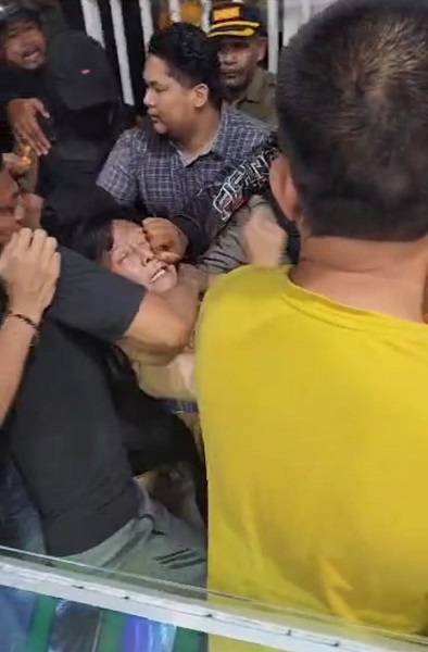 Sahabat Satpol-PP Dan Pedagang Nakal Bentrok