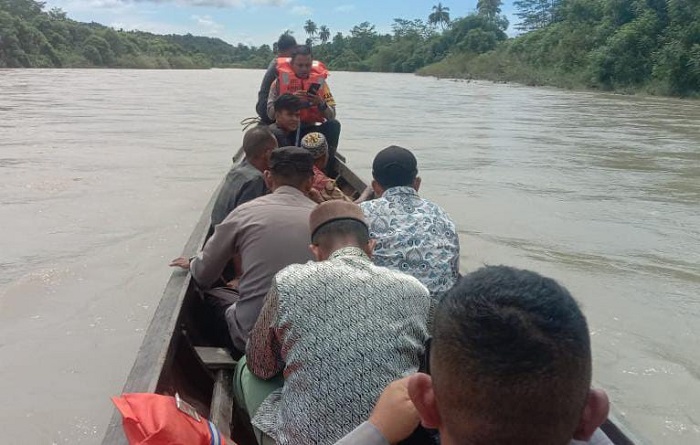 Sampan Terbalik, Satu Hilang Satu Selamat