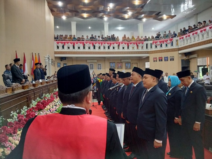 25 Anggota DPRK Abdya Diambil Sumpah