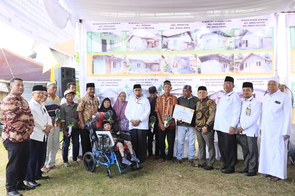 Wali Kota Binjai Serahkan 24 Kunci Rumah Sehat Layak Huni