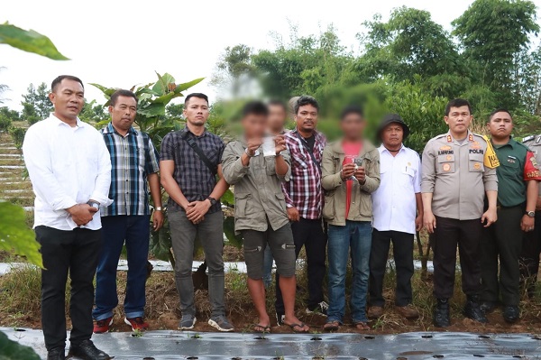 Petani Jeruk Dan Seorang Temannya Nyambi Jual Sabu Ditangkap