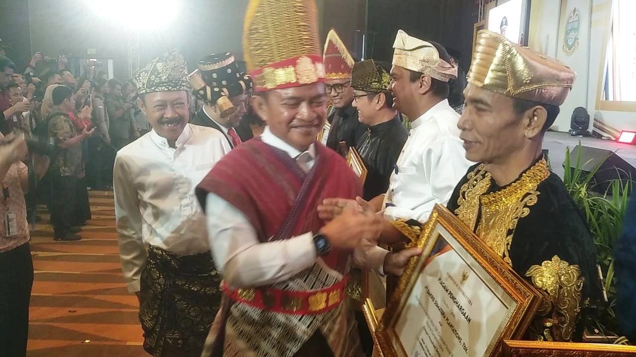 PT.BSP Dapat Penghargaan Dari Gubsu