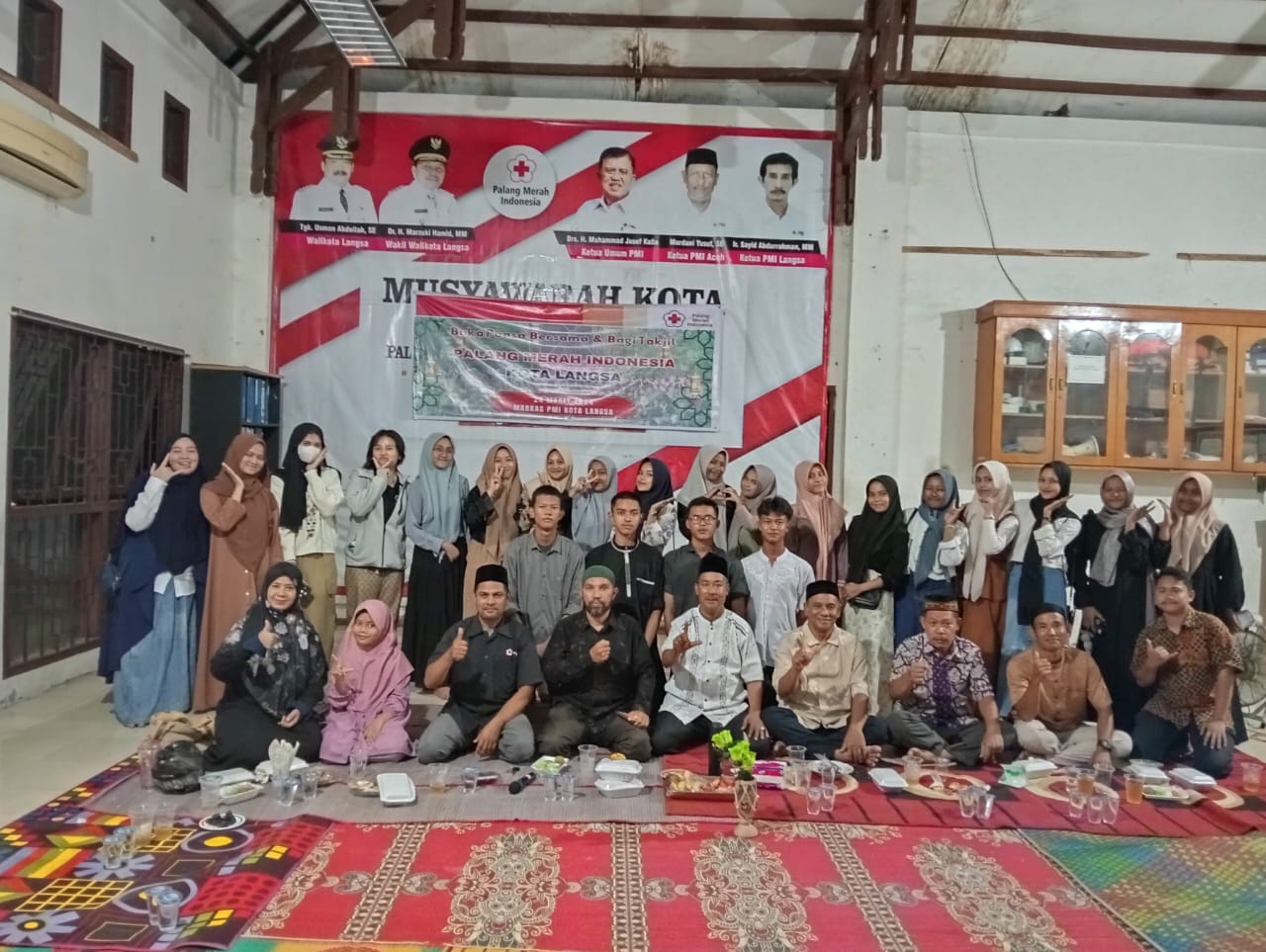 PMI Langsa Berbagi Takjil Dan Bukber