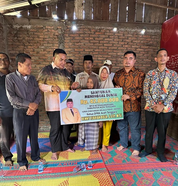 Anggota DPR Serahkan Santunan JKM Rp42 Juta Kepada Ahli Waris
