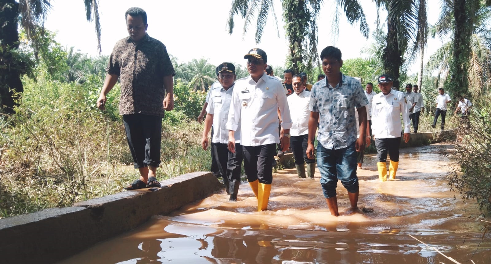 Pj Bupati Palas Tinjau Lokasi Terdampak Banjir