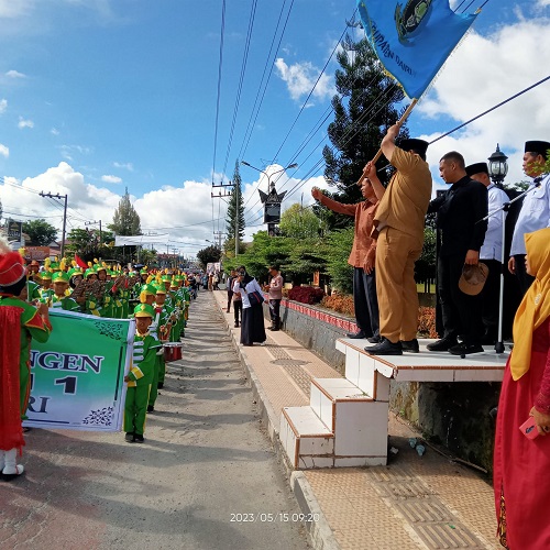 Pawai Taaruf MTQ Ke-48 Kabupaten Dairi Dilepas Bupati