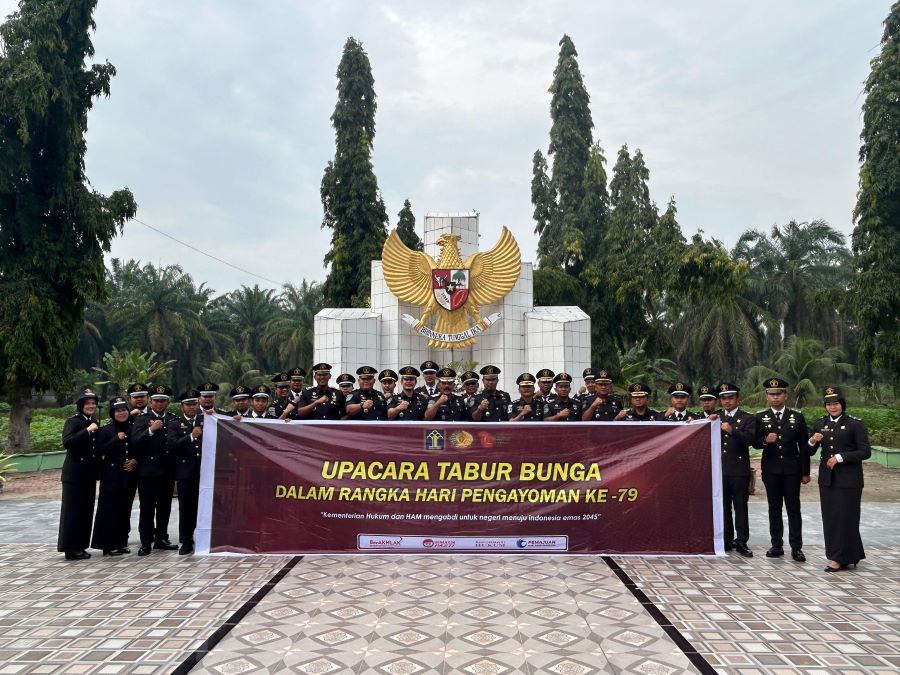 Lapas Labuhan Ruku Upacara Tabur Bunga Di Makam Pahlawan