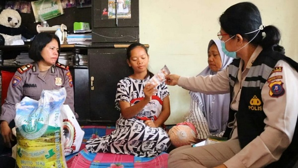 Polres P. Siantar Berikan Trauma Healing Korban Selamat Terseret Banjir