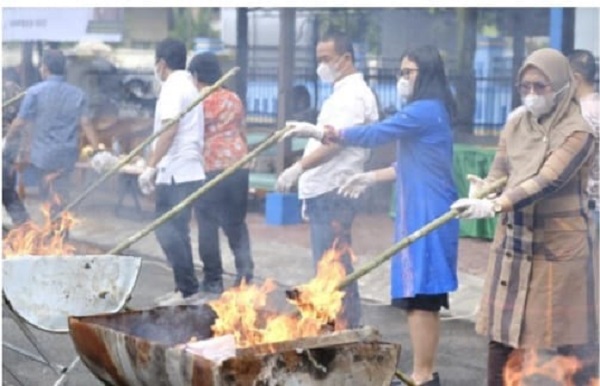 Ribuan Uang Palsu Pecahan Rp100 Ribu, Ganja Dan Sabu Dimusnahkan
