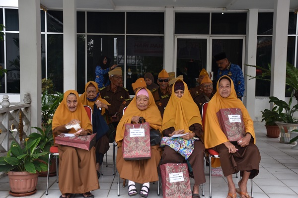 Hari Pahlawan, Pemko Langsa Berikan Bantuan Ke Veteran