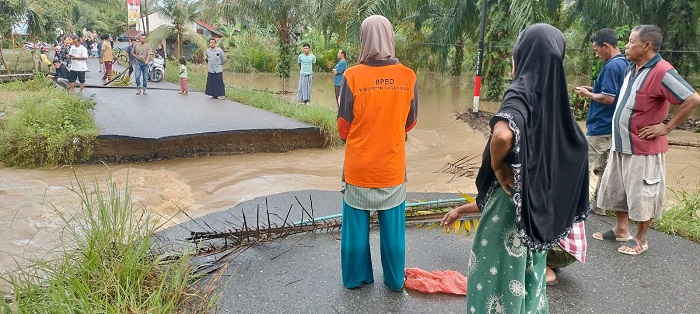 Banjir Landa 4 Kecamatan Di Nagan Raya, Jalan Gunong Cut Putus Total