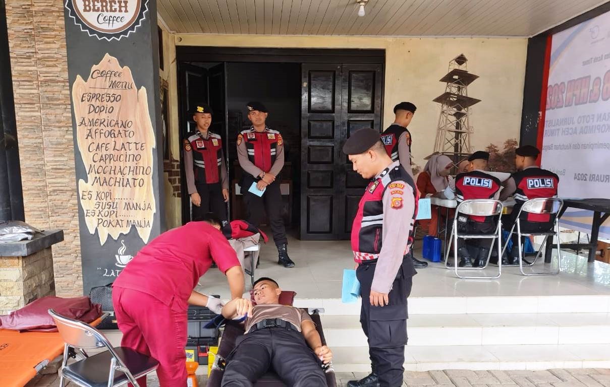 Kumpulkan 46 Kantong, Polisi Donor Darah Di HPN