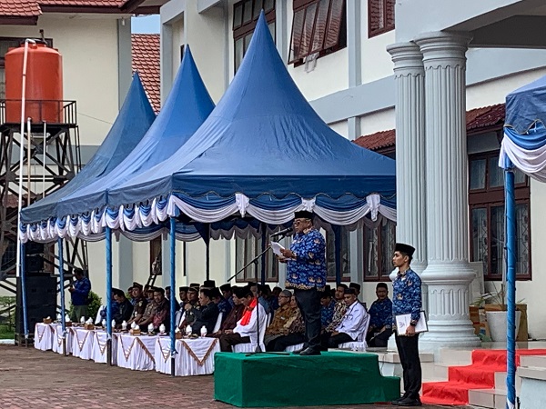 Upacara Peringatan Hari Kesehatan Nasional Ke-59 Tahun Khidmat