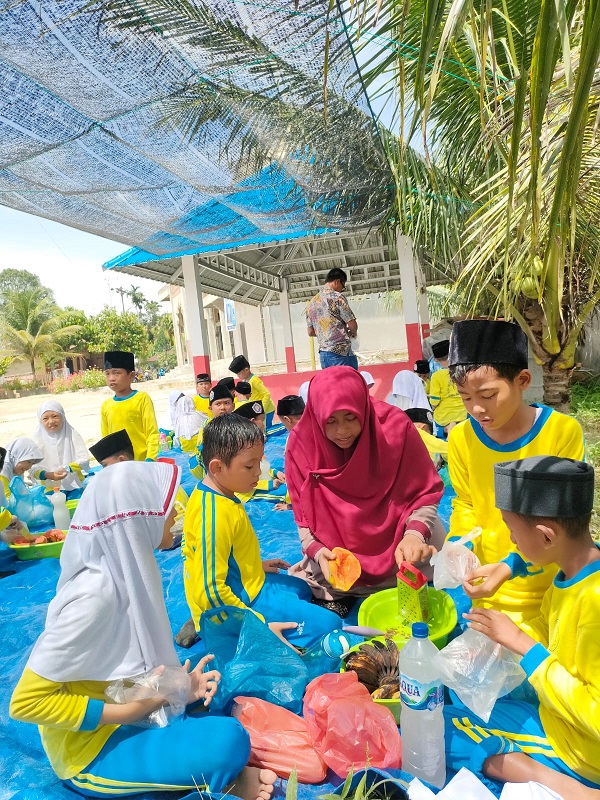 SD Muhasaba Terapkan P5, Ajarkan Santri Cerdas Kelola Sampah Organik